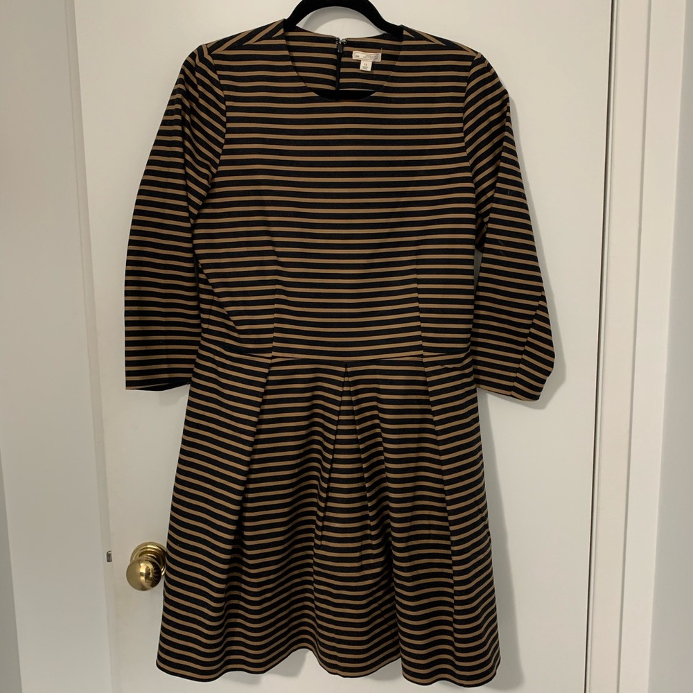 Gap Dress with Sleeves and Pockets - cozy and cute workwear